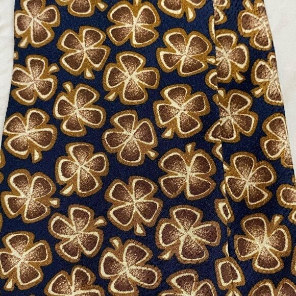 Bugatti Navy Blue Brown Clover 100% Silk tie - Picture 6 of 6